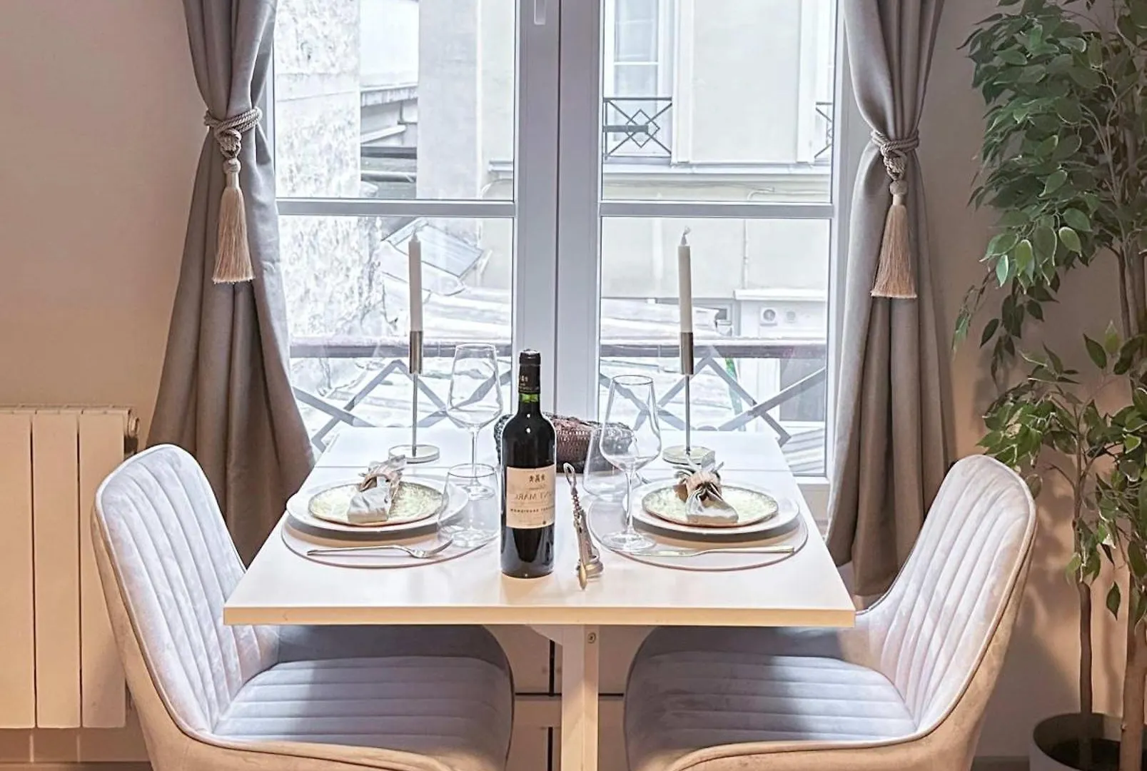 Apartment Parisian Retreat Champs-Elysees Area