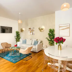 Merveil - Family - Champs Elysees - Monceau Apartment