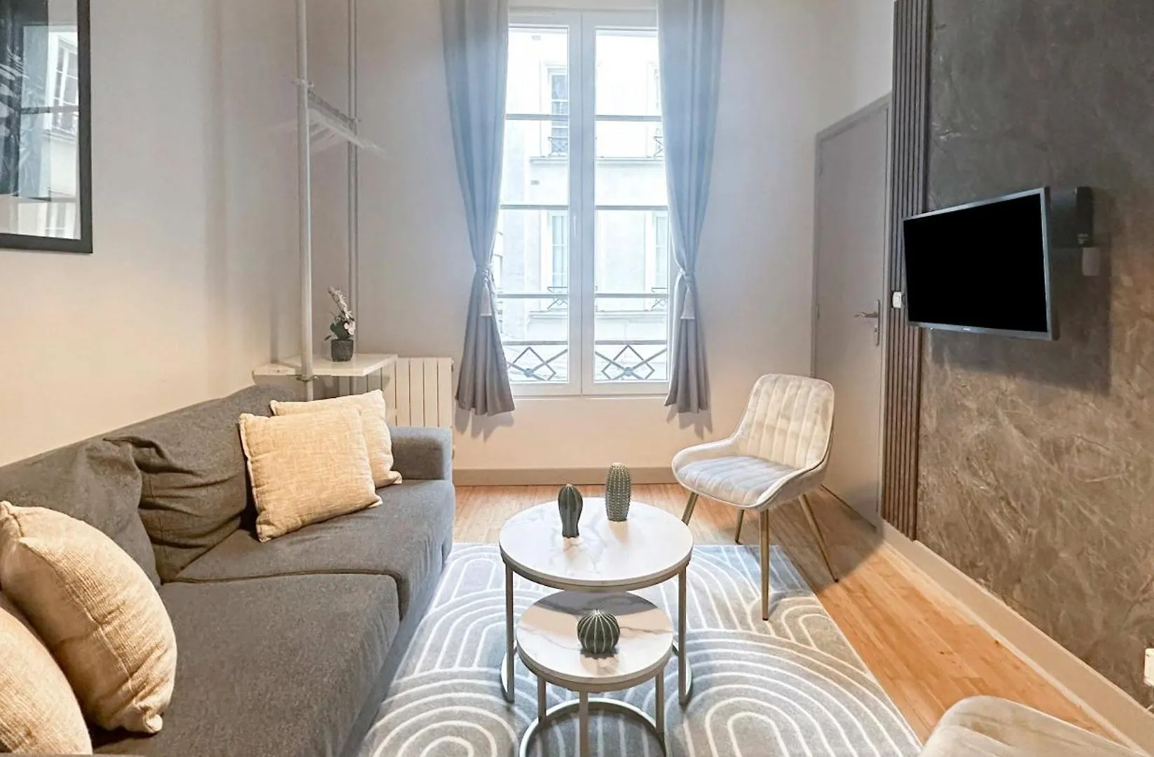 Parisian Retreat Champs-Elysees Area Apartment