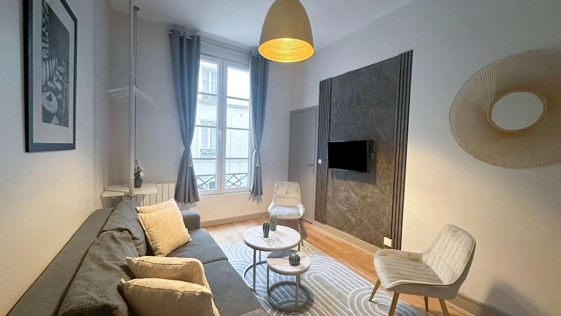 Parisian Retreat Champs-Elysees Area Apartment Paris