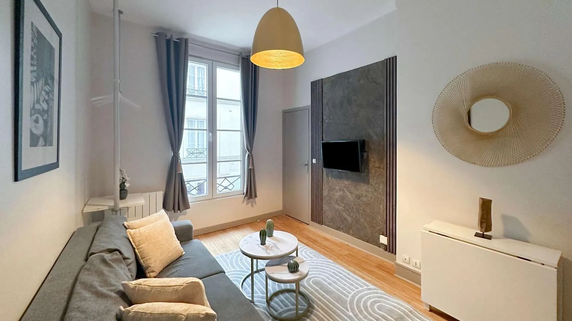 Parisian Retreat Champs-Elysees Area location